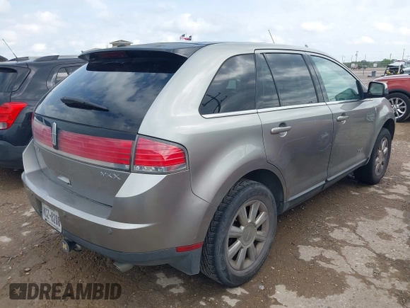 2008 Lincoln MKX with VIN 2LMDU68C88BJ17360, listed as a IAAI auction lot 42111549 with 221,191 mi miles. Bid and sale history available at carsss.com. Image 4.