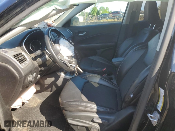 2019 Jeep Compass Latitude z VIN 3C4NJDBB5KT776588, wystawiony jako Copart lot #63143405 z przebiegiem 55 359 mil mil oraz Szkoda całkowita • Salvage title. Historia ofert i sprzedaży dostępna na DreamBid. Obrazek 7.
