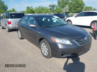 2007 Toyota Camry z VIN JTNBB46K473036782, wystawiony jako IAAI lot #42458116 z przebiegiem 238 903 mil mil oraz . Historia ofert i sprzedaży dostępna na DreamBid. Obrazek 1.