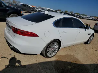 2016 Jaguar XF 35t Premium with VIN SAJBD4BV1GCY10728, listed as a Copart auction lot 85947374 with 123,769 mi miles and Clean Title. Bid and sale history available at carsss.com. Image 3.