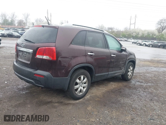 2012 Kia Sorento LX with VIN 5XYKTDA68CG303939, listed as a IAAI auction lot 41917791 with 211,086 mi miles. Bid and sale history available at carsss.com. Image 4.