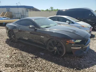 2018 Ford Mustang GT z VIN 1FA6P8CF0J5179879, wystawiony jako Copart lot #57986645 z przebiegiem 63 354 mil mil oraz Szkody całkowita. Historia ofert i sprzedaży dostępna na DreamBid. Obrazek 4.