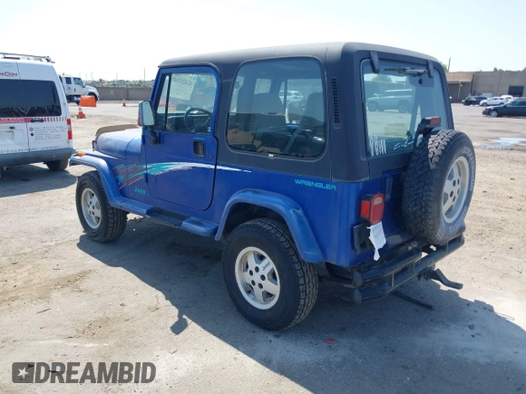 1995 Jeep Wrangler z VIN 1J4FY29S3SP213368, wystawiony jako IAAI lot #42425240 z przebiegiem 96 473 mil mil oraz . Historia ofert i sprzedaży dostępna na DreamBid. Obrazek 3.