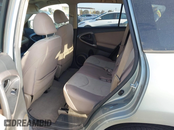 2008 Toyota RAV4 with VIN JTMZD33V386069231, listed as a IAAI auction lot 41939718 with 211,595 mi miles. Bid and sale history available at carsss.com. Image 8.