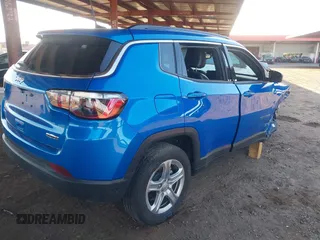 2023 Jeep Compass Latitude with VIN 3C4NJDBNXPT554436, listed as a IAAI auction lot 41822817 with 22,073 mi miles and . Bid and sale history available at DreamBid. Image 4.