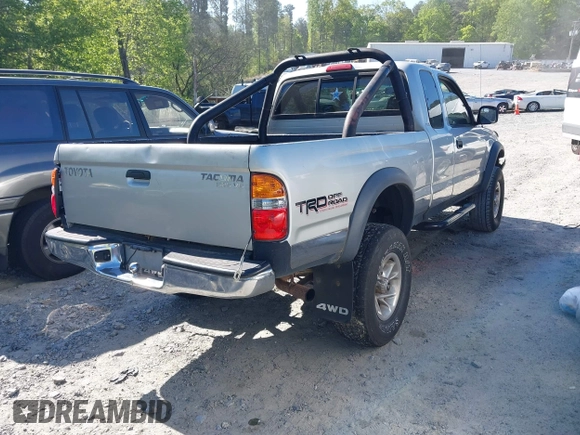 2003 Toyota Tacoma with VIN 5TEWN72N23Z252642, listed as a IAAI auction lot 42026893 with 199,571 mi miles. Bid and sale history available at carsss.com. Image 4.