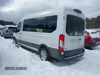 2024 Ford Transit Passenger XL z VIN 1FBAX2C85RKB46137, wystawiony jako IAAI lot #41535996 z przebiegiem 1 571 mil mil oraz . Historia ofert i sprzedaży dostępna na DreamBid. Obrazek 3.