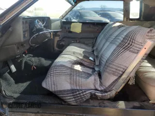 1974 Chevrolet Monte Carlo z VIN 1H57L4Z474911, wystawiony jako Copart lot #42961555 z przebiegiem 76 687 mil mil oraz Szkody całkowita. Historia ofert i sprzedaży dostępna na DreamBid. Obrazek 7.