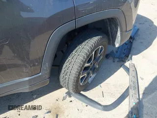 2019 Jeep Compass Trailhawk with VIN 3C4NJDDBXKT811171, listed as a IAAI auction lot 41786708 with 107,697 mi miles and . Bid and sale history available at carsss.com. Image 6.