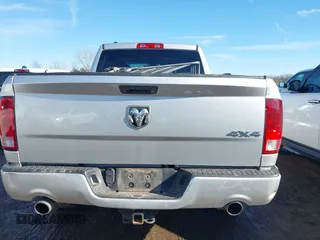 2016 Ram 1500 Express z VIN 1C6RR7FTXGS188572, wystawiony jako IAAI lot #41699775 z przebiegiem 156 990 mil mil oraz . Historia ofert i sprzedaży dostępna na DreamBid. Obrazek 16.