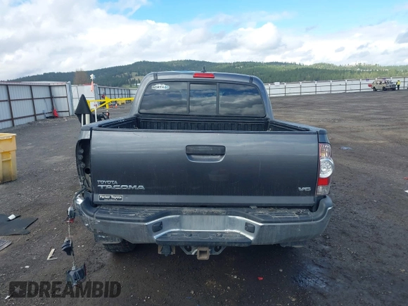 2014 Toyota Tacoma with VIN 3TMLU4EN1EM158171, listed as a IAAI auction lot 41980335 with 193,444 mi miles. Bid and sale history available at carsss.com. Image 17.