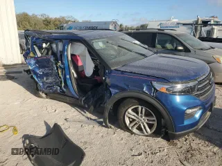 2022 Ford Explorer XLT with VIN 1FMSK8DH7NGB68147, listed as a Copart auction lot 43988225 with 0 mi miles and Salvage Title. Bid and sale history available at carsss.com. Image 4.
