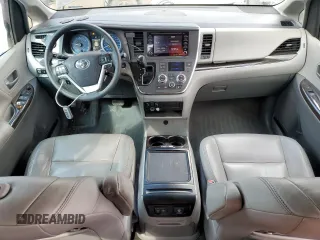 2019 Toyota Sienna XLE Auto Access Seat with VIN 5TDYZ3DC9KS019158, listed as a Copart auction lot 46641975 with 304,551 mi miles and Salvage Title. Bid and sale history available at carsss.com. Image 8.