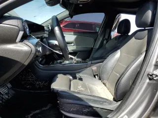 2019 Mercedes-Benz A 220 z VIN WDD3G4EB9KW000899, wystawiony jako Copart lot #52463325 z przebiegiem Nie podano mil oraz Szkoda całkowita • Salvage title. Historia ofert i sprzedaży dostępna na DreamBid. Obrazek 7.