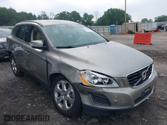 2013 Volvo XC60 3.2L with VIN YV4952DL4D2452677, listed as a IAAI auction lot 42273803 with 141,639 mi miles and . Bid and sale history available at DreamBid. Image 1.