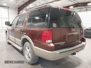 2006 Ford Expedition Eddie Bauer with VIN 1FMFU17586LA94718, listed as a IAAI auction lot 41531800 with 225,380 mi miles. Bid and sale history available at carsss.com. Image 3.