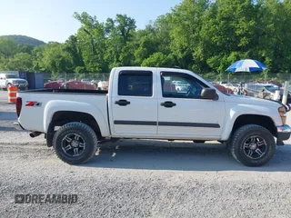 2007 Chevrolet Colorado 1LT z VIN 1GCDT13E978249656, wystawiony jako IAAI lot #42445862 z przebiegiem 115 298 mil mil oraz . Historia ofert i sprzedaży dostępna na DreamBid. Obrazek 13.