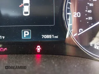 2017 Genesis G80 3.8L z VIN KMHGN4JE7HU168333, wystawiony jako IAAI lot #42267987 z przebiegiem 70 891 mil mil oraz . Historia ofert i sprzedaży dostępna na DreamBid. Obrazek 7.