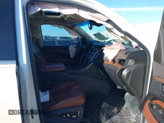 2015 Cadillac Escalade Luxury z VIN 1GYS3MKJXFR651714, wystawiony jako IAAI lot #41205449 z przebiegiem 129 066 mil mil oraz . Historia ofert i sprzedaży dostępna na DreamBid. Obrazek 5.