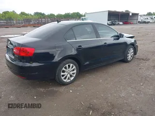 2013 Volkswagen Jetta SE с VIN 3VWDX7AJ8DM389404, выставлен на аукционе IAAI как лот 42357849 с пробегом 163 864 миль миль и . История ставок и продаж доступна на DreamBid. Изображение 4.