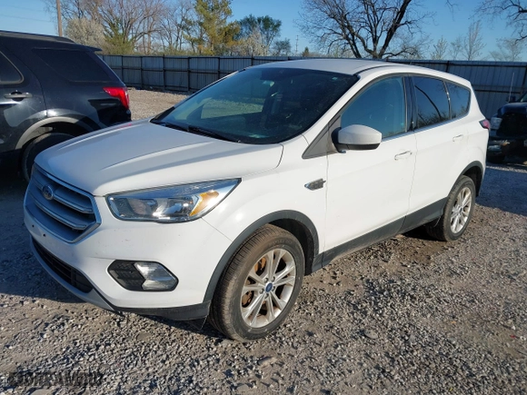 2017 Ford Escape SE with VIN 1FMCU9GD4HUB78704, listed as a IAAI auction lot 41993086 with 137,722 mi miles. Bid and sale history available at carsss.com. Image 17.