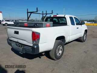 2017 Toyota Tacoma SR z VIN 5TFRX5GN8HX092723, wystawiony jako IAAI lot #41862331 z przebiegiem 114 772 mil mil oraz . Historia ofert i sprzedaży dostępna na DreamBid. Obrazek 4.