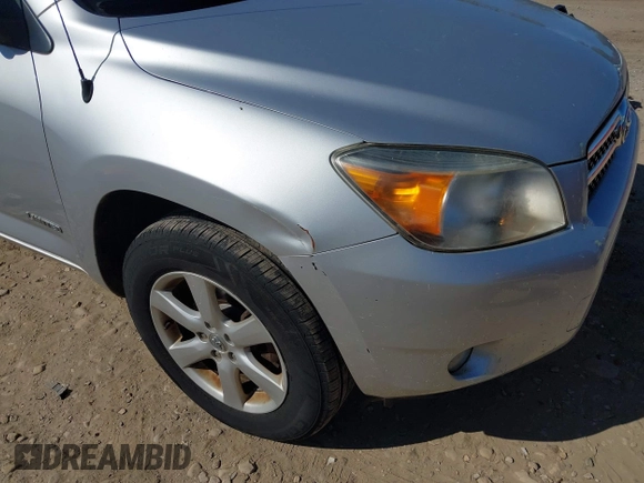 2008 Toyota RAV4 Ltd with VIN JTMBK31V985071386, listed as a IAAI auction lot 42068551 with 213,805 mi miles. Bid and sale history available at carsss.com. Image 6.
