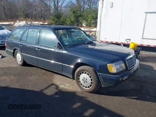 1995 Mercedes-Benz E with VIN WDBEA92E7SF310418, listed as a IAAI auction lot 41762503 with 206,153 mi miles and . Bid and sale history available at DreamBid. Image 1.