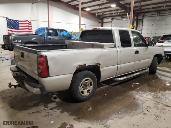 2004 Chevrolet Silverado 1500 Work Truck with VIN 1GCEC19X84Z301118, listed as a Copart auction lot 44185845 with 257,860 mi miles and Salvage Title. Bid and sale history available at carsss.com. Image 3.