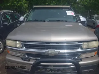 2003 Chevrolet Tahoe LT with VIN 1GNEC13Z73R247245, listed as a IAAI auction lot 42001442 with 263,939 mi miles. Bid and sale history available at carsss.com. Image 6.