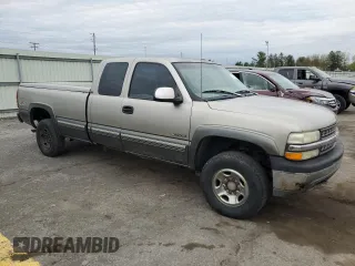 2000 Chevrolet Silverado 2500 LT with VIN 1GCGK29U0YE159920, listed as a Copart auction lot 53829755 with 104,964 mi miles and Clean Title. Bid and sale history available at carsss.com. Image 4.