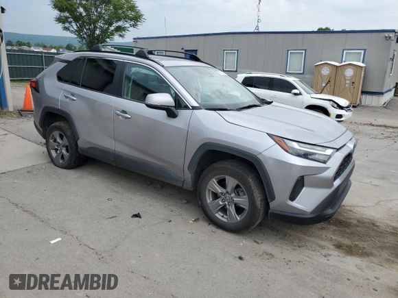 2022 Toyota RAV4 Hybrid XLE z VIN 4T3RWRFVXNU050291, wystawiony jako Copart lot #59721295 z przebiegiem 83 752 mil mil oraz Szkoda całkowita • Salvage title. Historia ofert i sprzedaży dostępna na DreamBid. Obrazek 4.