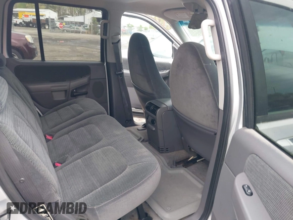 2002 Ford Explorer XLT z VIN 1FMZU73E52UB22890, wystawiony jako IAAI lot #42035477 z przebiegiem Nie podano mil oraz . Historia ofert i sprzedaży dostępna na DreamBid. Obrazek 8.