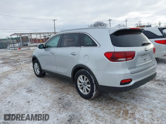 2019 Kia Sorento L with VIN 5XYPG4A31KG547981, listed as a IAAI auction lot 41253059 with 97,104 mi miles. Bid and sale history available at carsss.com. Image 3.