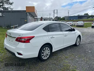 2019 Nissan Sentra SV z VIN 3N1AB7AP5KY428791, wystawiony jako Copart lot #60102005 z przebiegiem 130 972 mil mil oraz Czysty tytuł • Clean title. Historia ofert i sprzedaży dostępna na DreamBid. Obrazek 4.