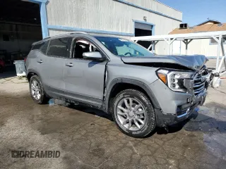 2024 GMC Terrain SLT z VIN 3GKALVEG9RL265762, wystawiony jako Copart lot #52926375 z przebiegiem 16 887 mil mil oraz Nie do naprawy. Historia ofert i sprzedaży dostępna na DreamBid. Obrazek 4.