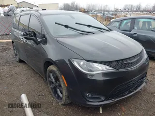 2018 Chrysler Pacifica Limited z VIN 2C4RC1GG6JR351865, wystawiony jako IAAI lot #42011065 z przebiegiem 120 407 mil mil oraz . Historia ofert i sprzedaży dostępna na DreamBid. Obrazek 1.