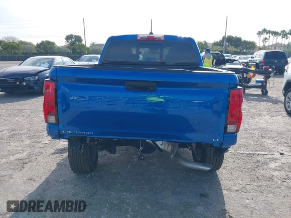2023 Chevrolet Colorado 2WD LT z VIN 1GCPSCEK8P1198741, wystawiony jako IAAI lot #41993251 z przebiegiem 17 106 mil mil oraz . Historia ofert i sprzedaży dostępna na DreamBid. Obrazek 17.