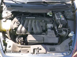 2010 Volvo V50 with VIN YV1382MW3A2540085, listed as a IAAI auction lot 41831999 with 137,173 mi miles. Bid and sale history available at carsss.com. Image 10.