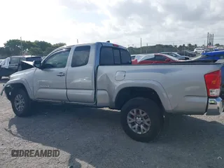 2017 Toyota Tacoma SR5 z VIN 5TFRZ5CN1HX042942, wystawiony jako IAAI lot #41719279 z przebiegiem 82 108 mil mil oraz . Historia ofert i sprzedaży dostępna na DreamBid. Obrazek 14.