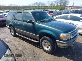 1995 Ford Explorer Eddie Bauer z VIN 1FMDU34X6SUB93681, wystawiony jako IAAI lot #41851062 z przebiegiem 232 993 mil mil oraz . Historia ofert i sprzedaży dostępna na DreamBid. Obrazek 1.