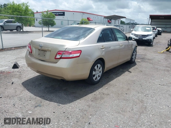 2011 Toyota Camry LE with VIN 4T1BF3EK4BU138375, listed as a IAAI auction lot 41995885 with 186,115 mi miles. Bid and sale history available at carsss.com. Image 4.