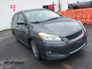 2009 Toyota Matrix with VIN 2T1KU40E39C109281, listed as a IAAI auction lot 41858251 with 236,448 mi miles. Bid and sale history available at carsss.com. Image 1.