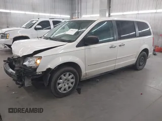 2008 Chrysler Town & Country LX with VIN 2A8HR44H78R671031, listed as a IAAI auction lot 41884932 with 300,502 mi miles. Bid and sale history available at carsss.com. Image 18.