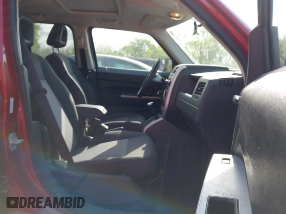 2008 Jeep Patriot Sport with VIN 1J8FF28WX8D667698, listed as a IAAI auction lot 41979151 with 165,981 mi miles. Bid and sale history available at carsss.com. Image 5.