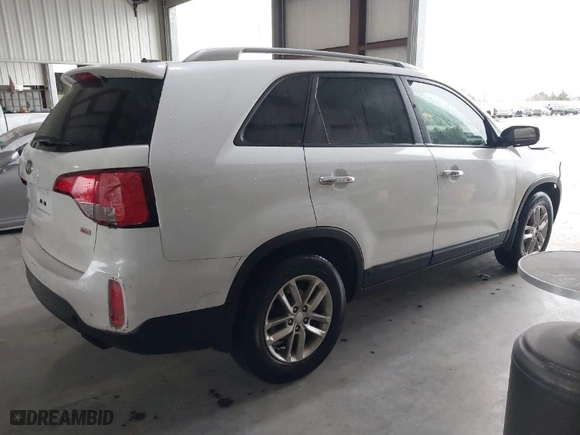 2014 Kia Sorento LX with VIN 5XYKT3A64EG485541, listed as a IAAI auction lot 41287887 with NaN miles. Bid and sale history available at carsss.com. Image 4.