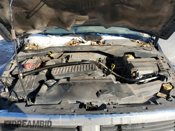 2005 Dodge Durango SLT z VIN 1D4HD48D45F509957, wystawiony jako Copart lot #45083915 z przebiegiem 334 568 mil mil oraz Szkoda całkowita • Salvage title. Historia ofert i sprzedaży dostępna na DreamBid. Obrazek 13.