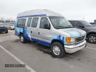 2006 Ford Econoline Cargo with VIN 1FTNS24W66DB32773, listed as a IAAI auction lot 41105626 with 219,787 mi miles. Bid and sale history available at carsss.com. Image 1.