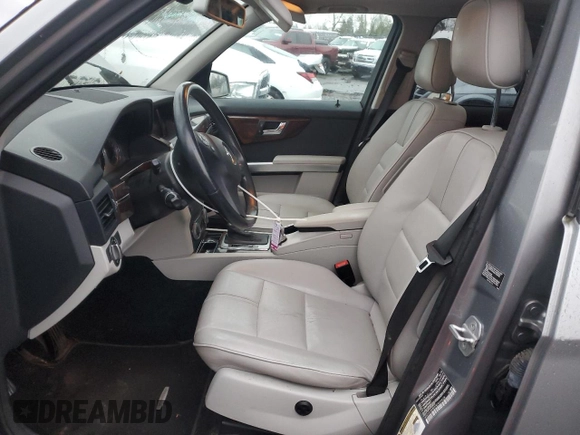 2010 Mercedes-Benz GLK 350 with VIN WDCGG8HBXAF499428, listed as a Copart auction lot 86188664 with 177,808 mi miles and Salvage Title. Bid and sale history available at DreamBid. Image 7.