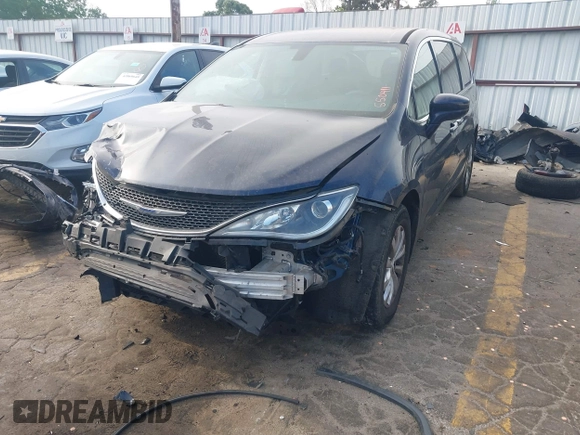 2019 Chrysler Pacifica Touring Plus z VIN 2C4RC1FG5KR550411, wystawiony jako IAAI lot #42066955 z przebiegiem 121 505 mil mil oraz . Historia ofert i sprzedaży dostępna na DreamBid. Obrazek 6.